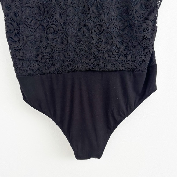 Torrid Black Lace V-Neck Short Sleeve Bodysuit Size 2X - Picture 10 of 14